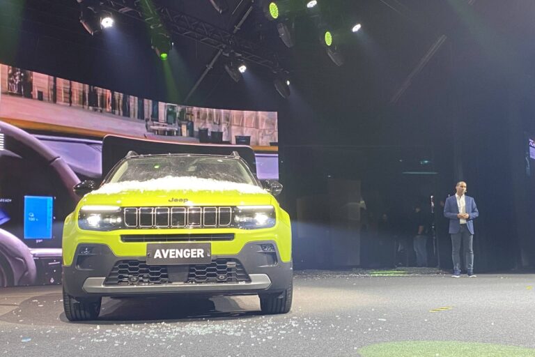 Jeep revive momento marcante do passado no Salão do Automóvel 2025