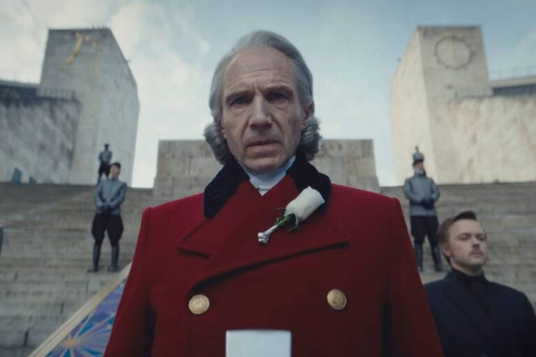 Novo 'Jogos Vorazes' apresenta trailer com Ralph Fiennes como vilão