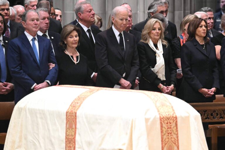 Funeral de Dick Cheney reúne líderes políticos, mas Trump não comparece