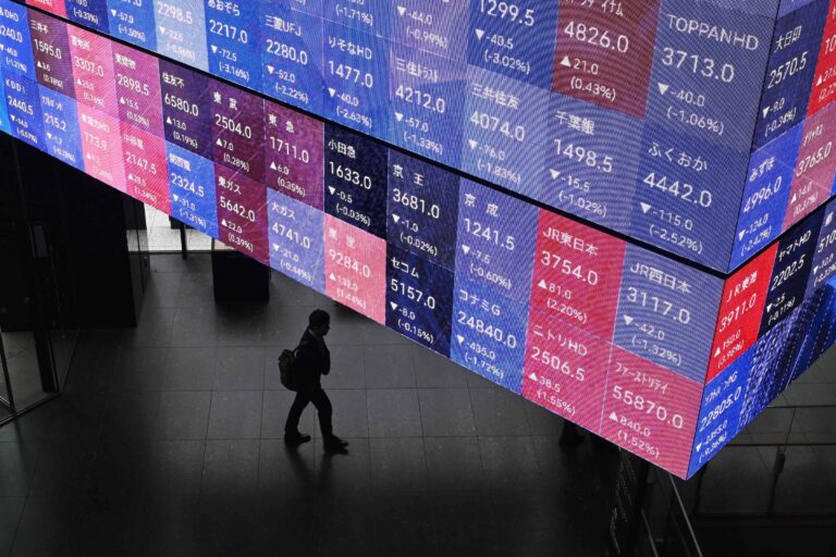 Mercados asiáticos enfrentam queda devido à ansiedade com investimentos em IA