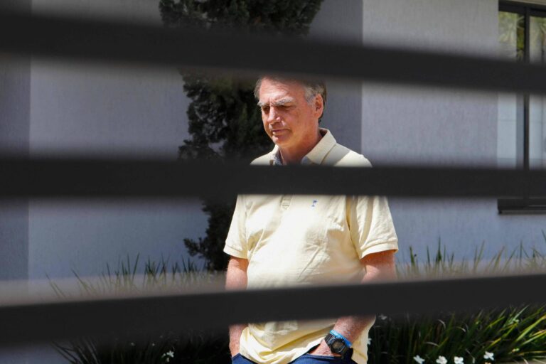 Prisão de Bolsonaro gera celebração entre políticos de esquerda