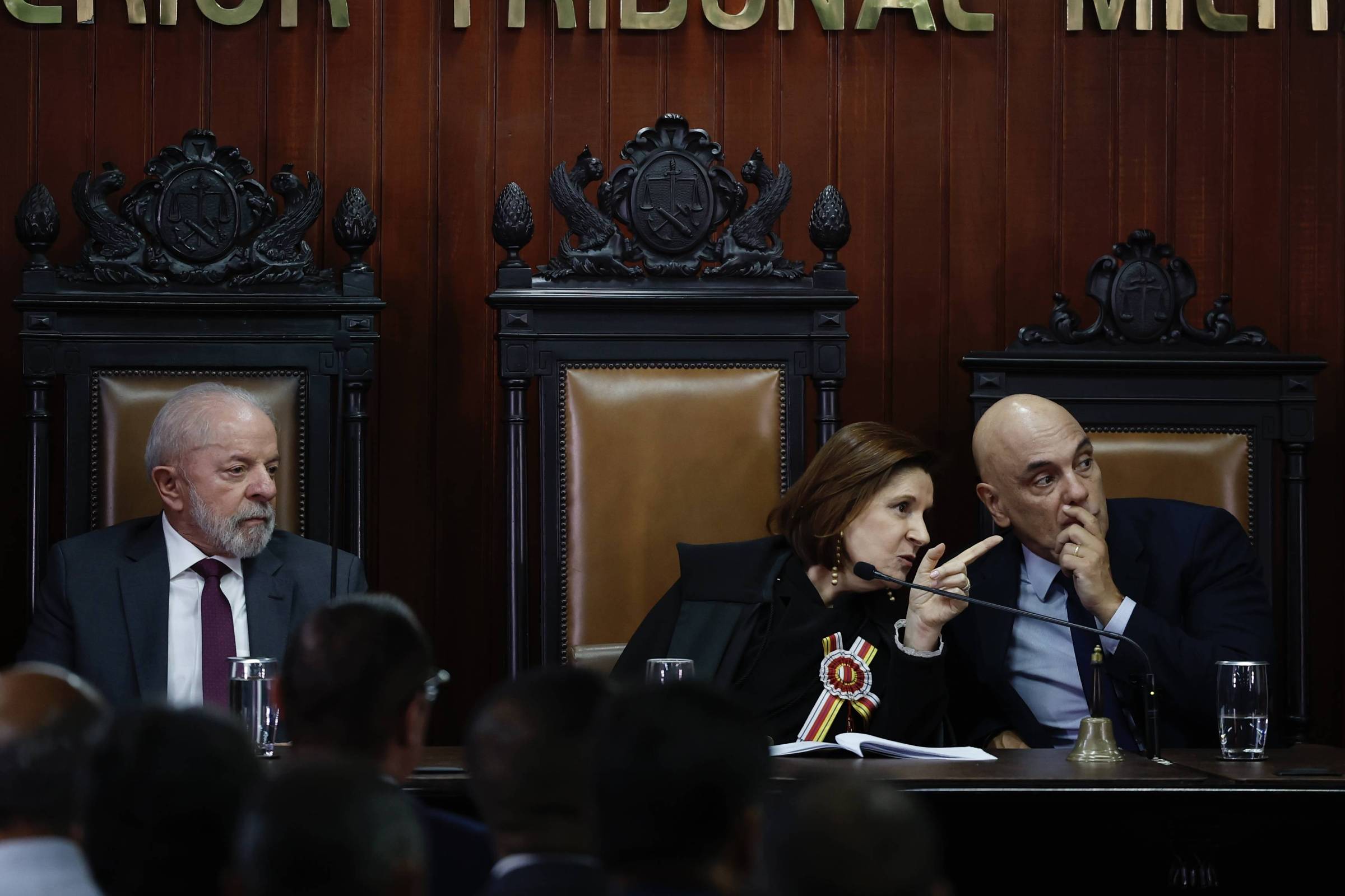 Vídeo gerado por IA ataca Lula e Moraes em entrevista fictícia