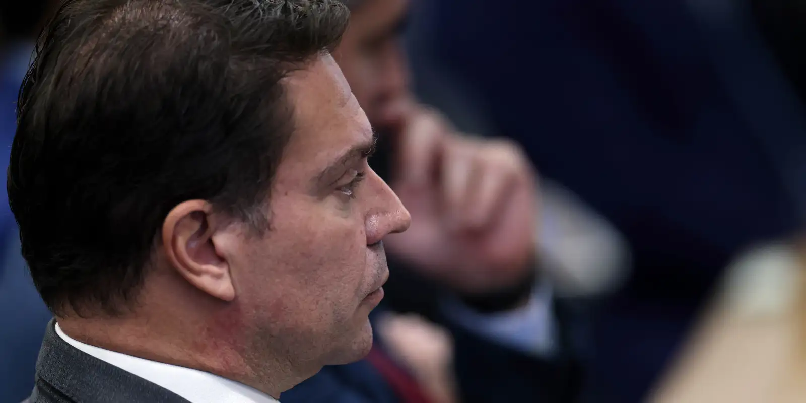 PT aciona STF e Câmara contra fuga de Ramagem para Miami burlando medidas cautelares
