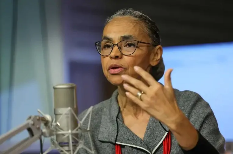 Congresso Derruba Vetos de Lula e Flexibiliza Licenciamento Ambiental; Marina Silva Ameaça Ação no STF