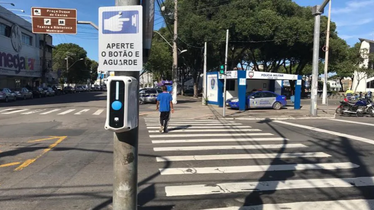 O Segredo Revelado: Para que Servem os Botões nos Semáforos de Pedestres?