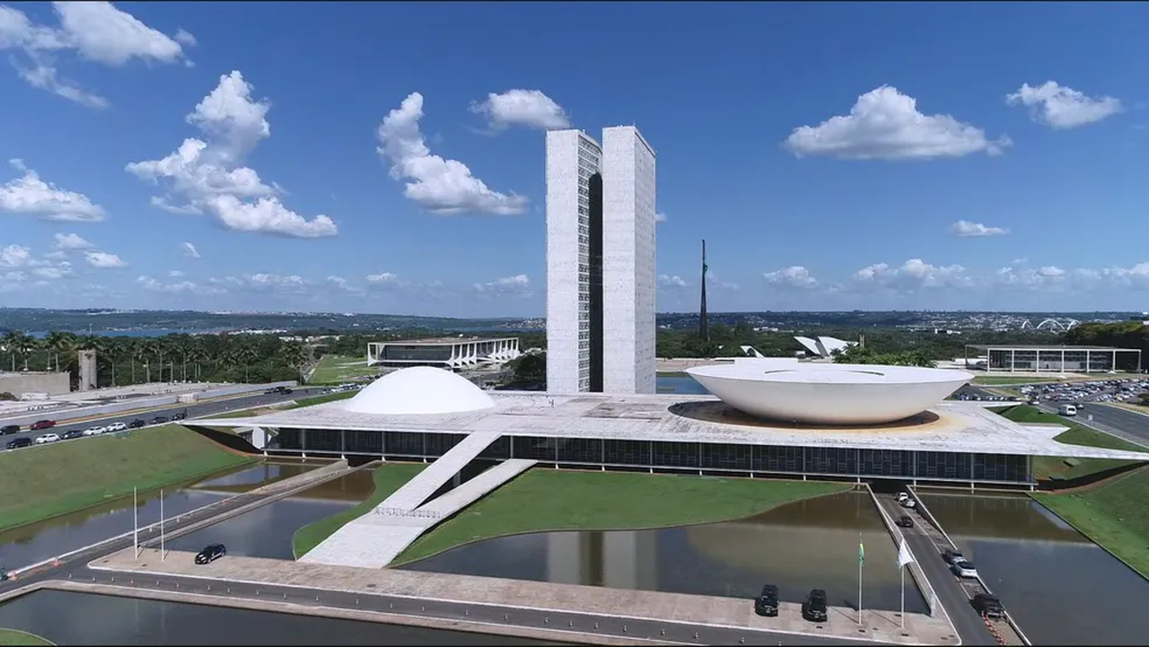 Congresso aprova projeto que alivia contas públicas em R$ 25 bilhões e permite regularização de bens no IR