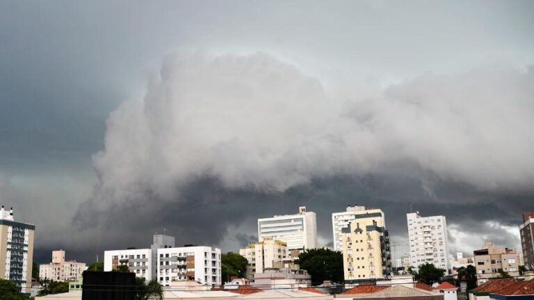 Previsão do tempo: granizo e tempestades afetam o Sul e Sudeste do Brasil