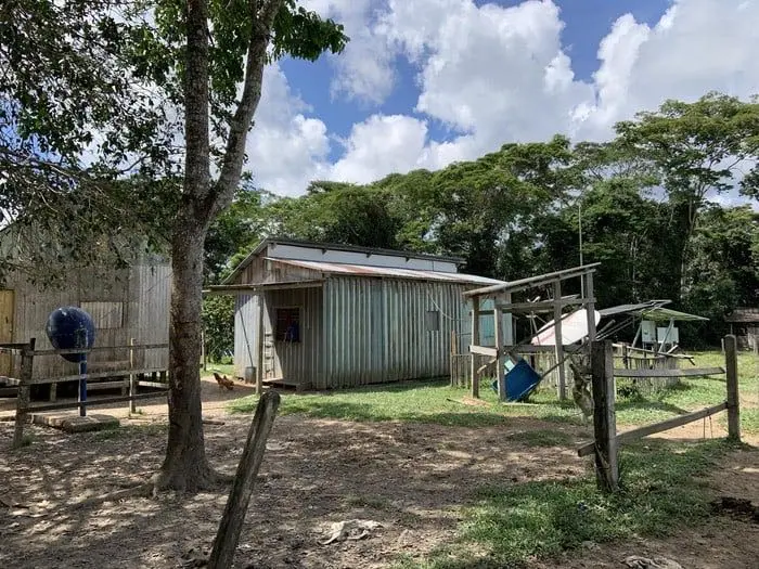 Justiça Garante Energia Elétrica para Morador que Cuida de Irmão com Deficiência em Área Remota do Acre
