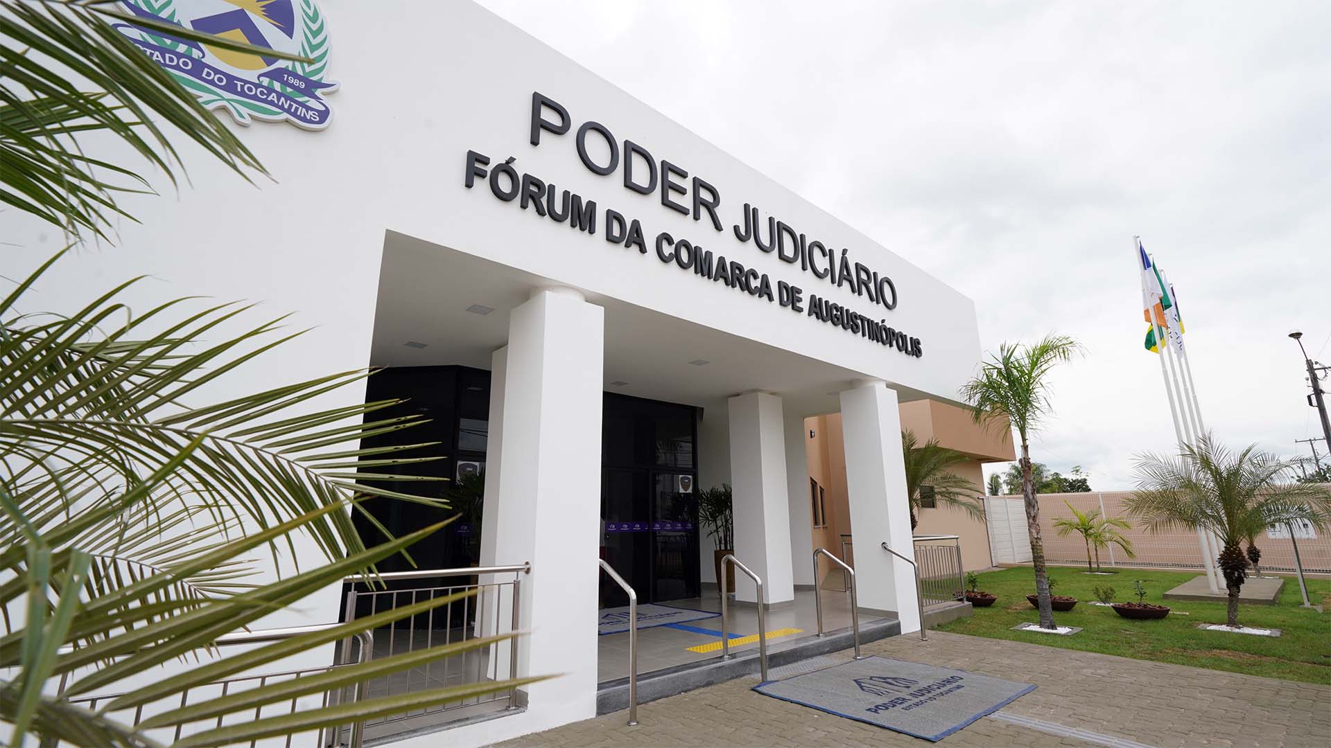 Banco é condenado a indenizar cliente após fraude em cartão de crédito com 51 compras online