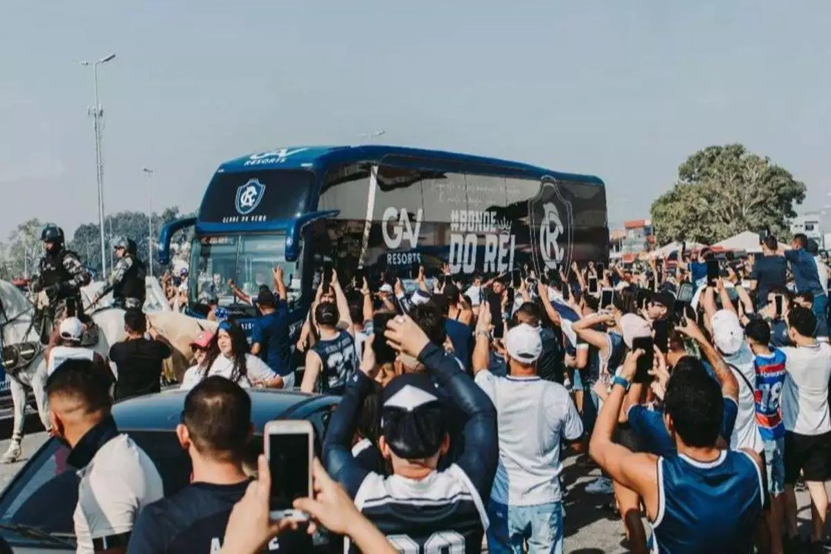 Baenão em Festa: Torcida do Remo Inflama Despedida Antes de Decisivos Jogos Fora de Casa