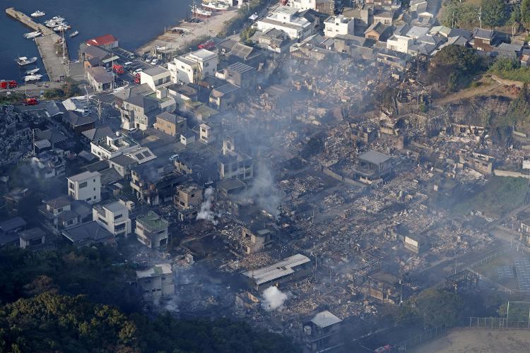 Incêndio devastador no Japão causa morte e destrói 170 casas