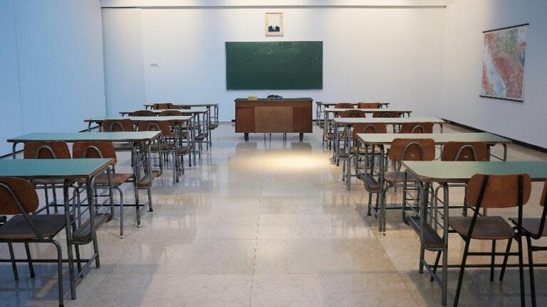 Menino brasileiro sofre amputação de dedos após agressões em escola em Portugal