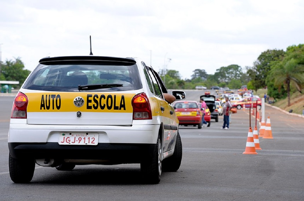 CNH Sem Autoescola: Entenda as Novas Regras e Como Economizar até 80% na Carteira de Motorista