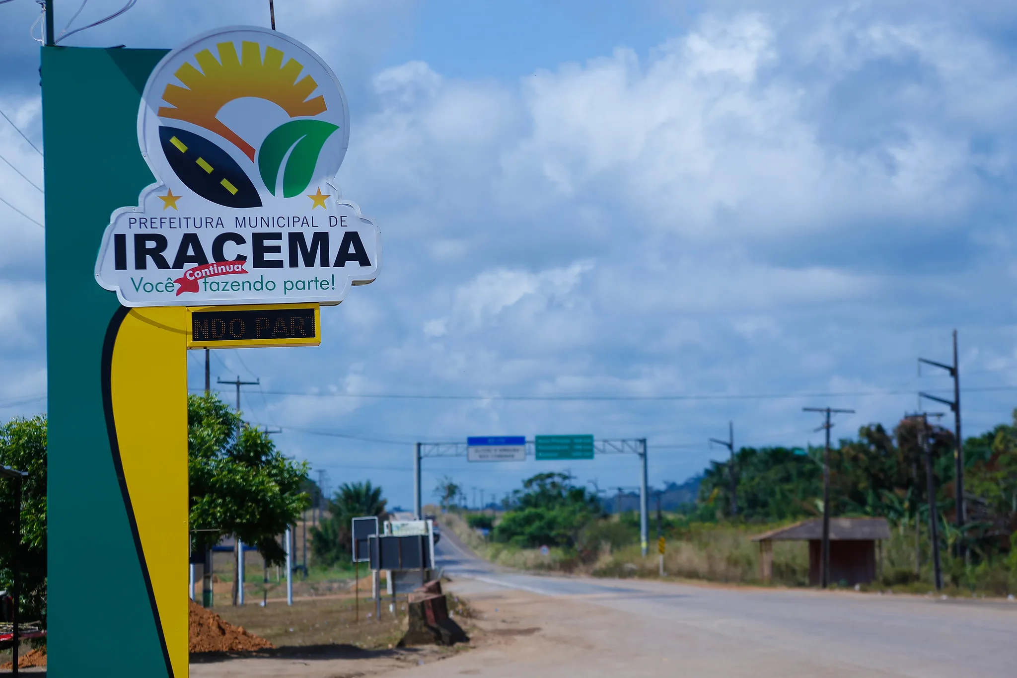 Crise em Iracema: Servidores da Saúde e Educação Denunciam Salários Atrasados e Demissões em Massa; Prefeitura Contesta