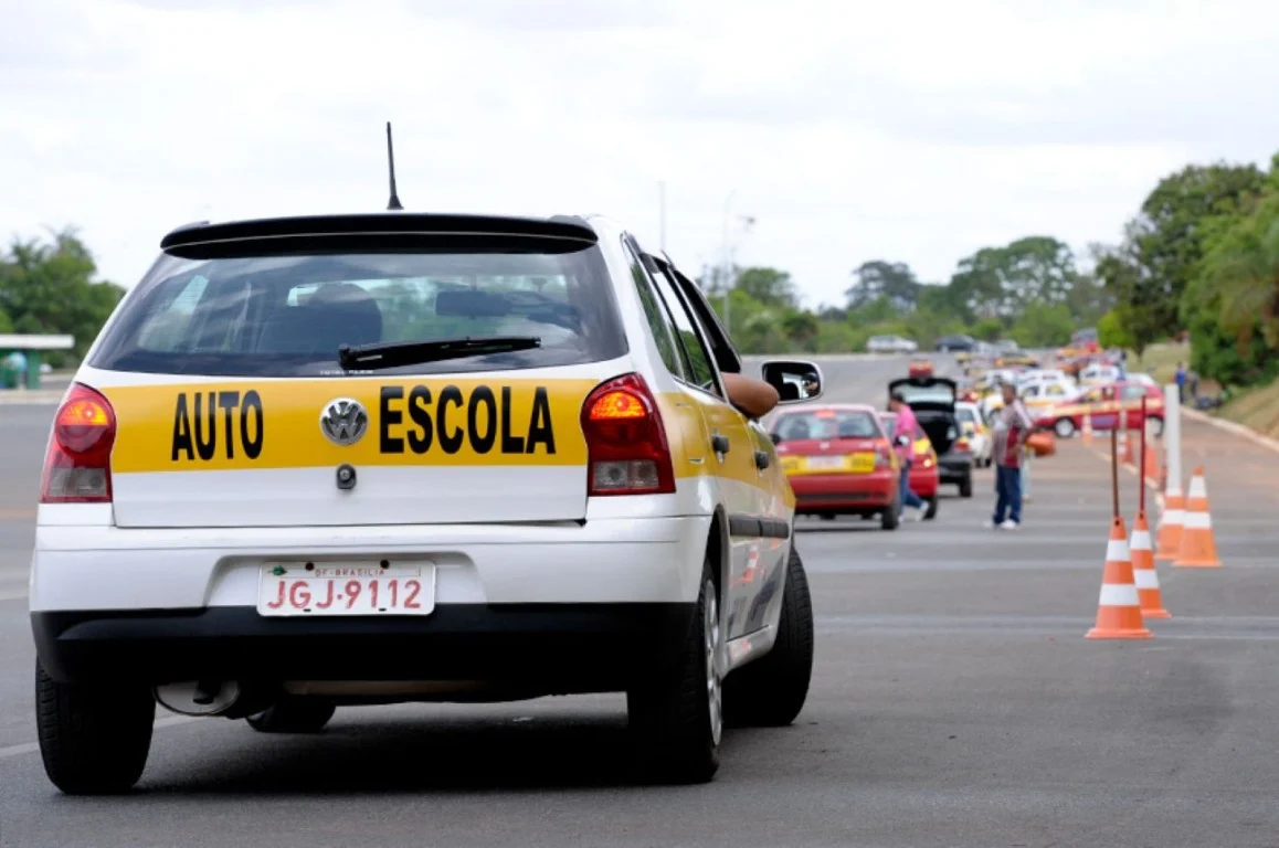 CNH Sem Autoescola: Contran Desobriga Aulas e Promete Habilitação Mais Acessível