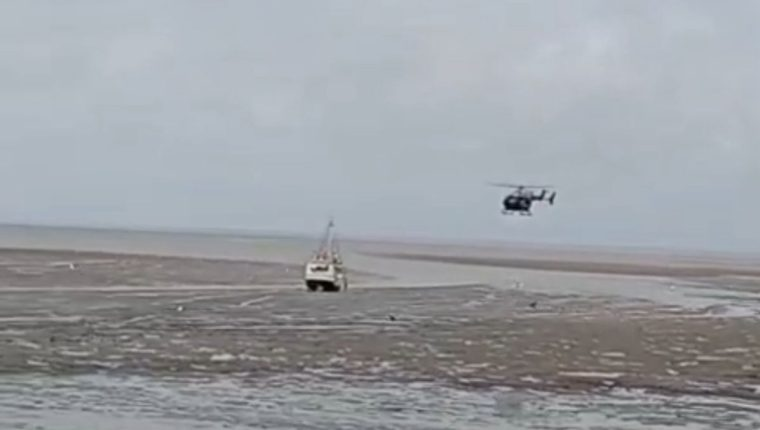 Maré Baixa Prega Peça: Embarcação Encalha no Cais da Praia Grande em São Luís