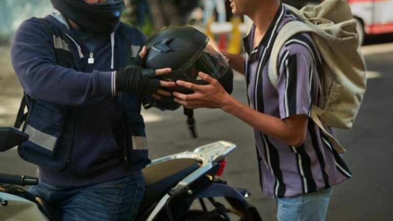 Aprovação da regulamentação de moto por aplicativo na Câmara de SP