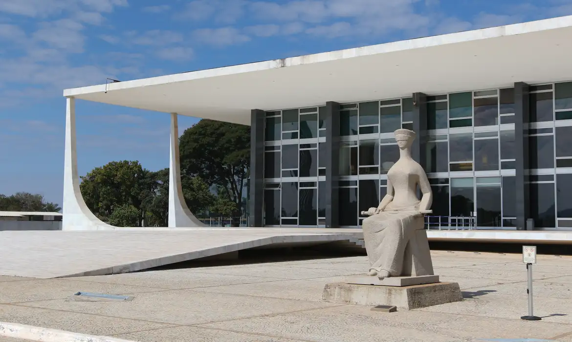 Judiciário sob Crítica: Soltura em Caso de Golpe Bilionário e Sigilo Polêmico Aumentam Questionamentos