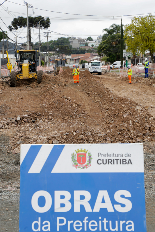 Obras de drenagem bloqueiam ruas no Boqueirão para melhorar mobilidade