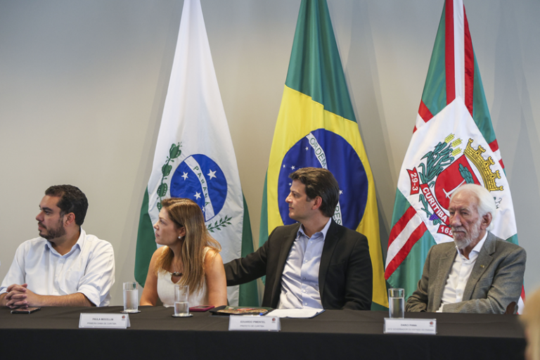 Natal de Curitiba 2025 impulsiona turismo com 3 milhões de visitantes