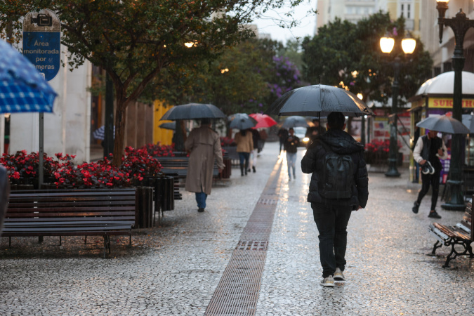 Chuva e calor no Paraná em janeiro estarão dentro da média histórica, diz Simepar