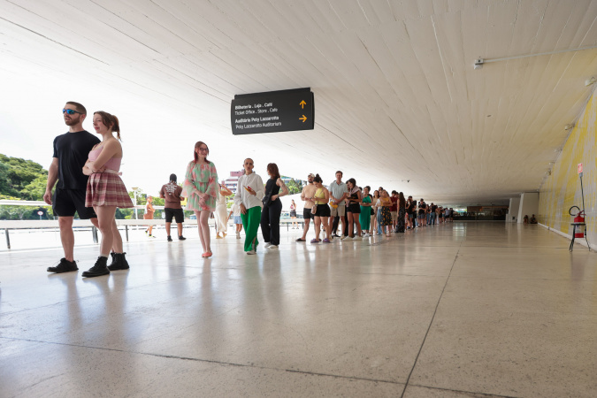 Museu Oscar Niemeyer atrai milhares no primeiro dia de entrada gratuita em 2026