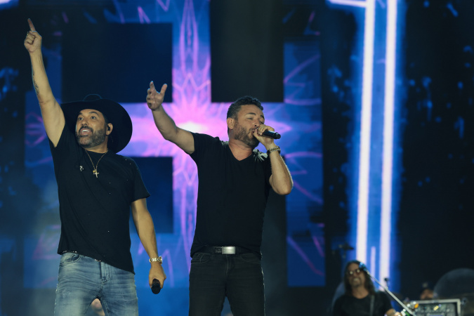 Vídeo impulsiona carreira de André Galharte com Edson e Hudson no Verão Maior Paraná