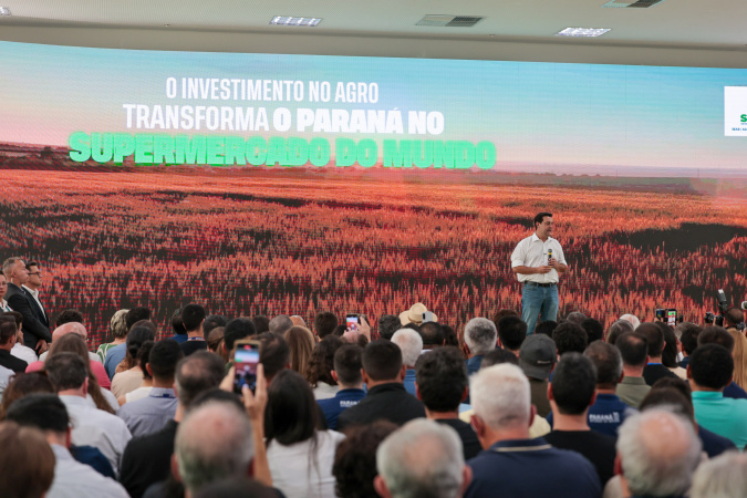 Ratinho Junior fortalece produção rural com energia e internet avançadas