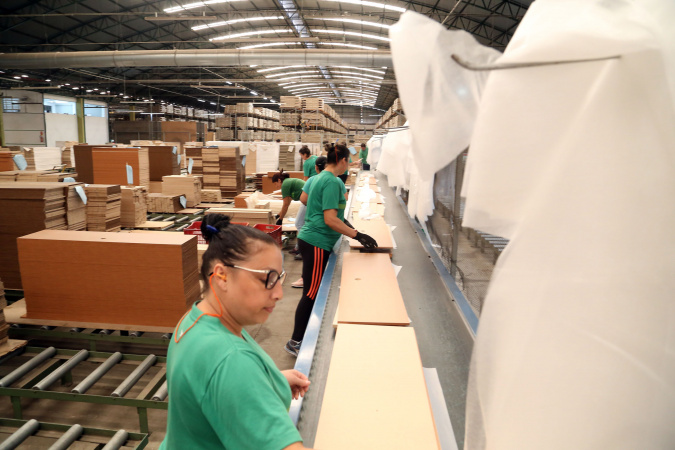 Paraná lidera contratação de mulheres e jovens na Região Sul em 2025