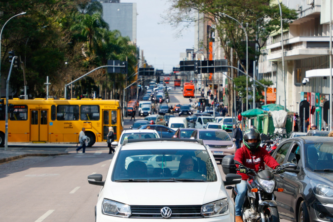 Redução do IPVA impulsiona alta de 42% nos emplacamentos no Paraná