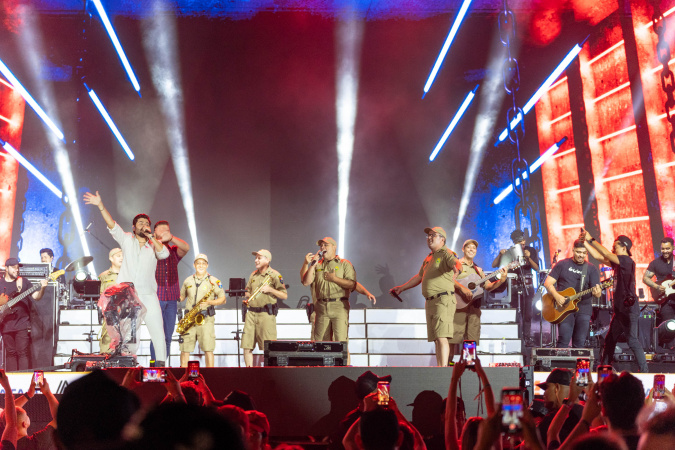 Zé Neto e Cristiano unem sertanejo e banda da PM no Verão Maior Paraná