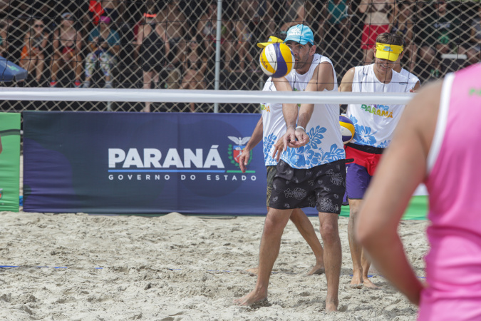 Desafio Olímpico de Vôlei agita o Verão Maior Paraná com transmissão ao vivo