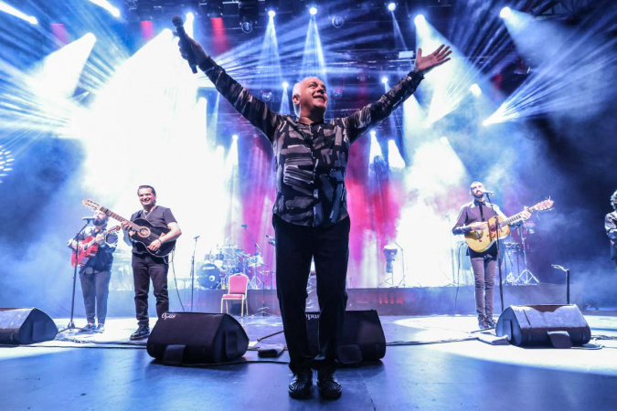Gipsy Kings by Andre Reyes impulsiona rumba catalã no verao maior