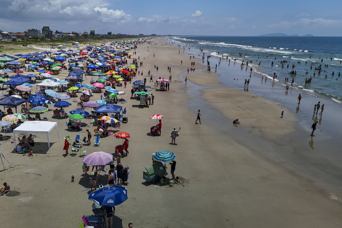 Calor forte e pancadas de chuva marcam o retorno do verão no Paraná
