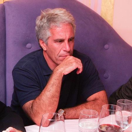 Democratas cobram divulgação completa dos arquivos de Jeffrey Epstein