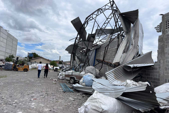 Tornado em São José dos Pinhais é classificado como F2 pela Escala Fujita
