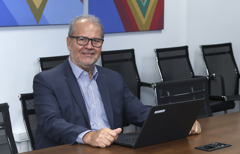 Paulo Afonso Schmidt assume secretaria municipal da educação de Curitiba