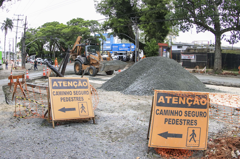 Contrabando Desmascarado: PRF Apreende Carga de Celulares Oculta em Veículo na BR-153