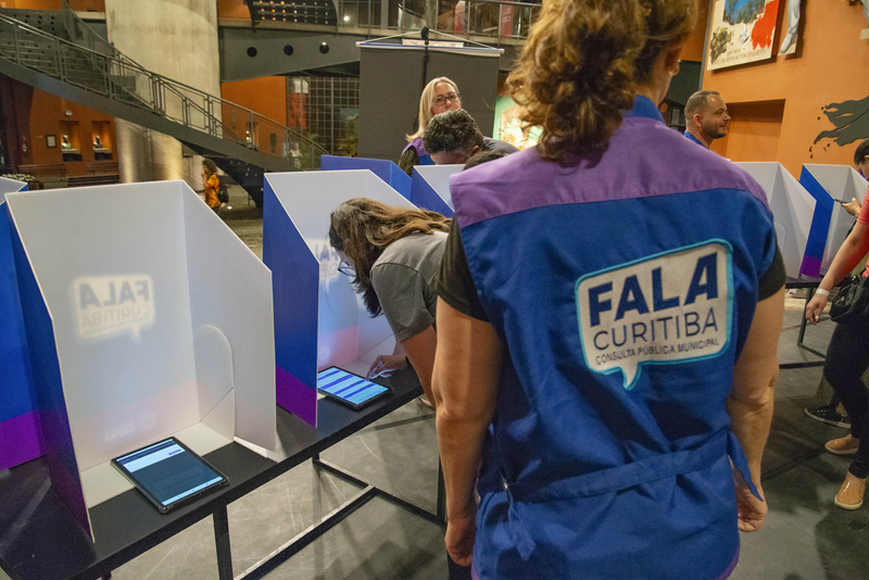 Fala Curitiba ganha prêmio internacional da União Ibero-Americana de Municípios