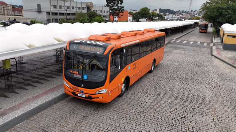 Urbs testa ônibus a diesel com ar-condicionado para conforto dos passageiros