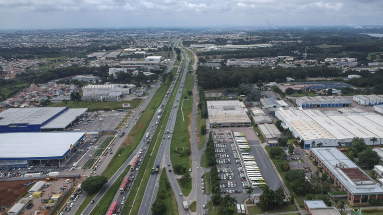 Curitiba supera tarifaço dos Estados Unidos e eleva exportações para US$ 2,2 bilhões em 2025