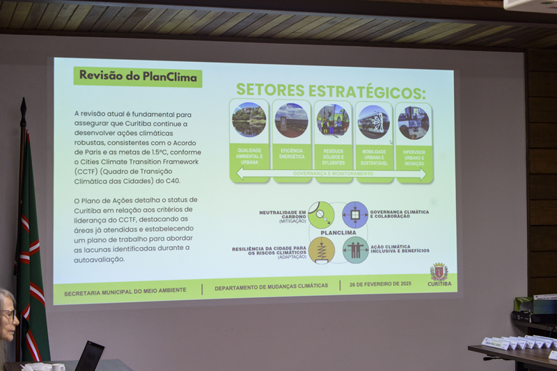 Fórum Curitiba revisa estratégias do PlanClima para 2026
