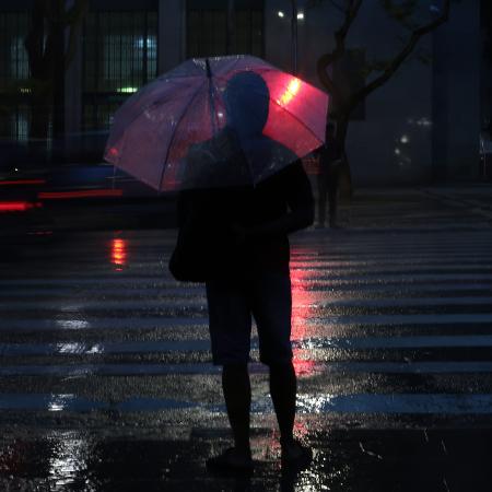 Frente fria avança pelo Sul e traz chuvas e temporais ao Brasil