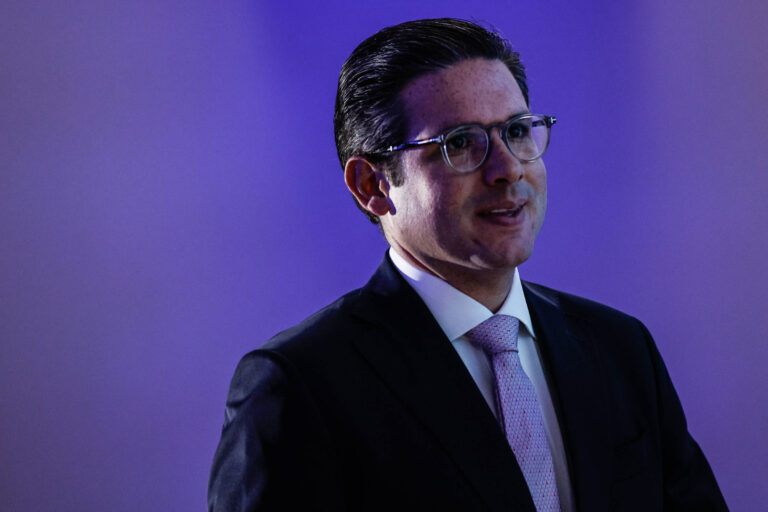 Criação de benefícios fora do teto para servidores do Congresso ameaça ajuste fiscal