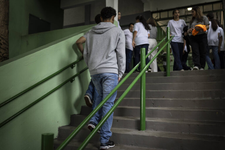 erros de grafia marcam atividade inicial em escola cívico-militar de são paulo