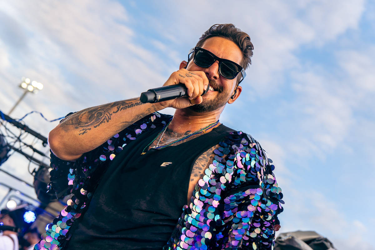 Banda Eva com Felipe Pezzoni reinventa o axé além da nostalgia noventista