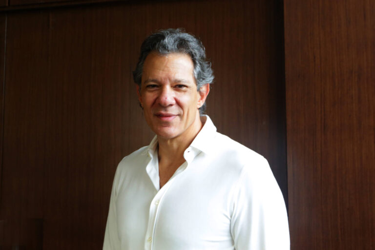 Fernando Haddad lança livro sobre capitalismo superindustrial em São Paulo