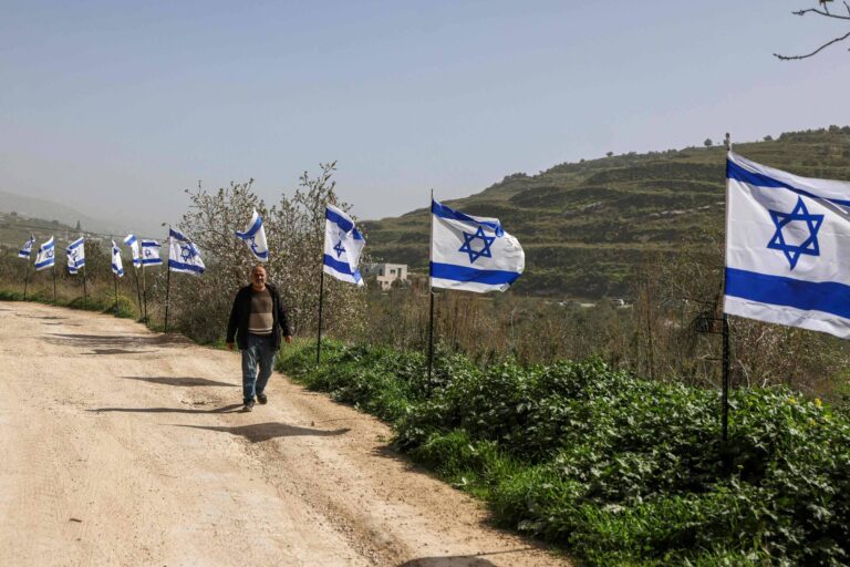 Gabinete de Netanyahu aprova medidas para facilitar compra de terras na Cisjordânia