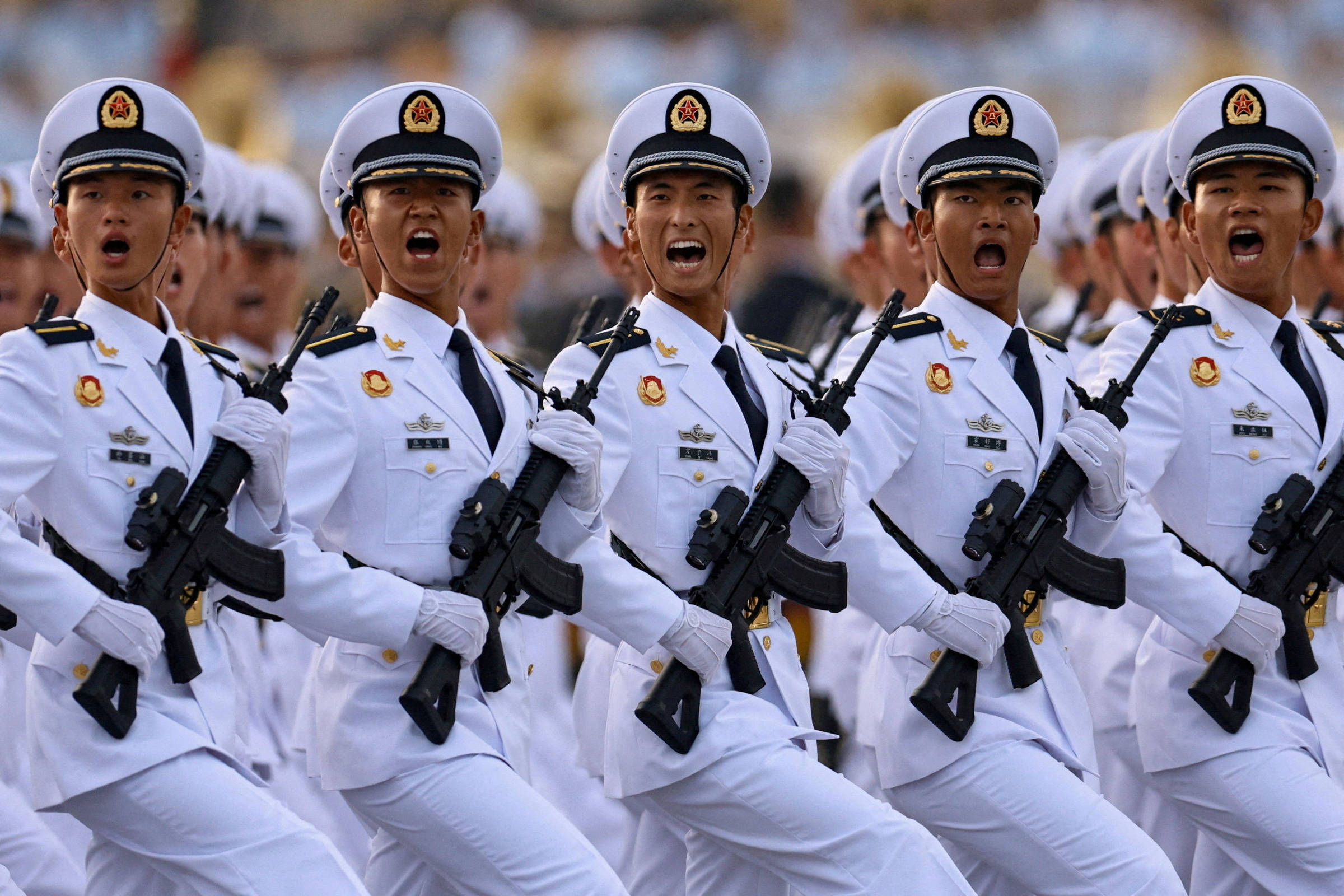 Expurgos militares marcam nova fase da centralização de poder de Xi Jinping