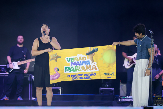 Hugo & Guilherme atraem 87 mil pessoas com hits icônicos em Caiobá
